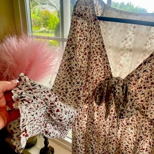 Beautiful floral boutique blouse. Xl or XXL (no tag)